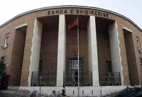 Vjedhja ne Banke, ja shkeljet e Fullanit dhe Golemit